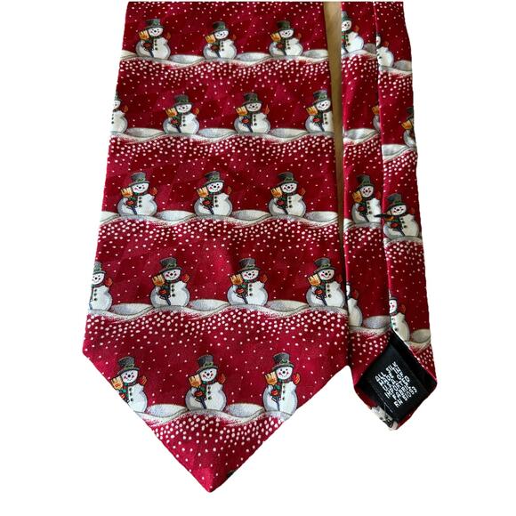Hallmark Holiday Traditions 100% Silk Neck Tie Christmas Snowman Red Santa Snow - Picture 1 of 5